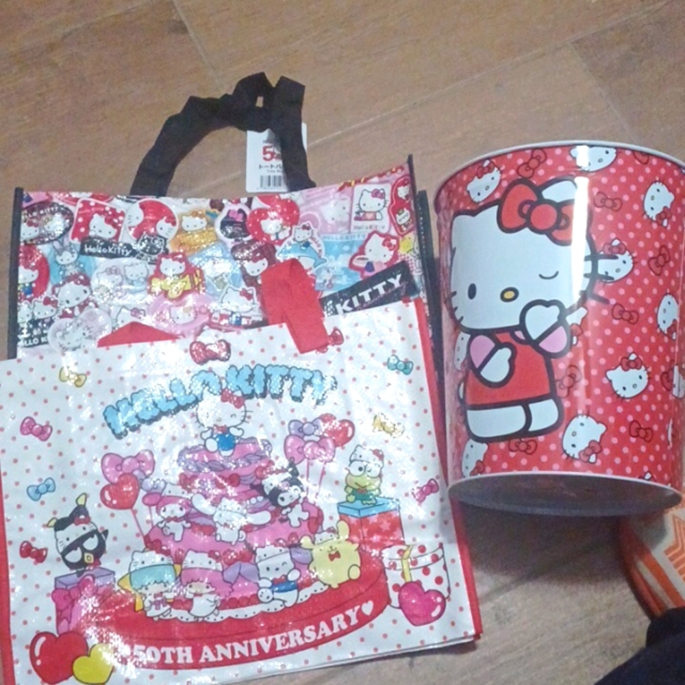 Sanrio Hello Kitty Trash can and 2 Tote bags